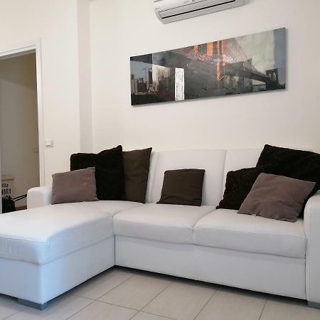 Appartamento Elegante Nuovissimo 콰르투 산텔레나 외부 사진