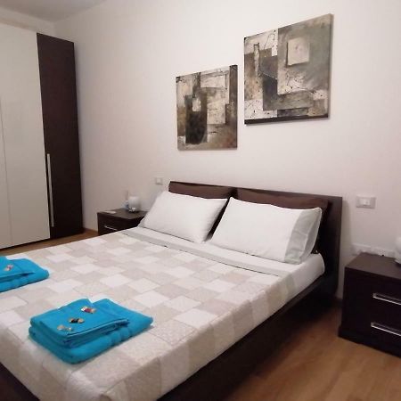 Appartamento Elegante Nuovissimo 콰르투 산텔레나 외부 사진